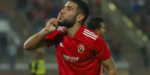 وكيل القندوسي ينفي شائعات تراجع الأهلي عن الصفقة ..ويؤكد :  لا قيود تمنع انتقاله للزمالك مستقبلاً