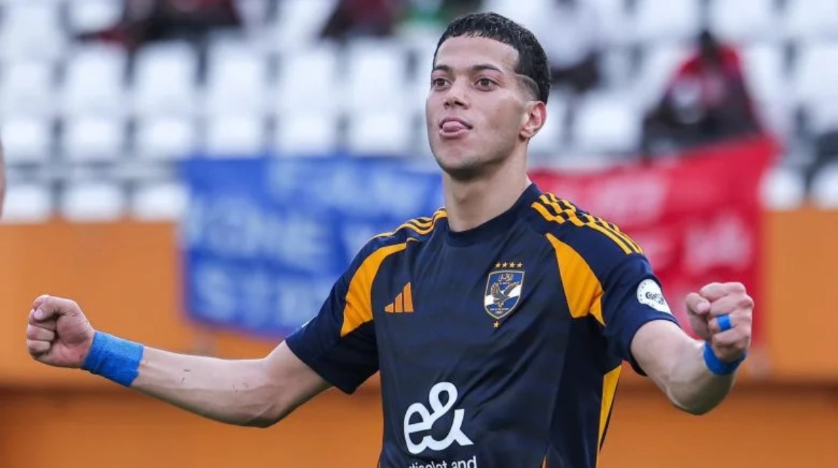 إمام عاشور يطلب إلغاء غرامة المليون جنيه بعد تألقه أمام استاد أبيدجان