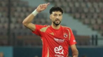 صدمة جديدة لجماهير الأهلي .. غياب وسام أبو علي عن مواجهة بيراميدز: إصابة أم أزمة متكررة؟