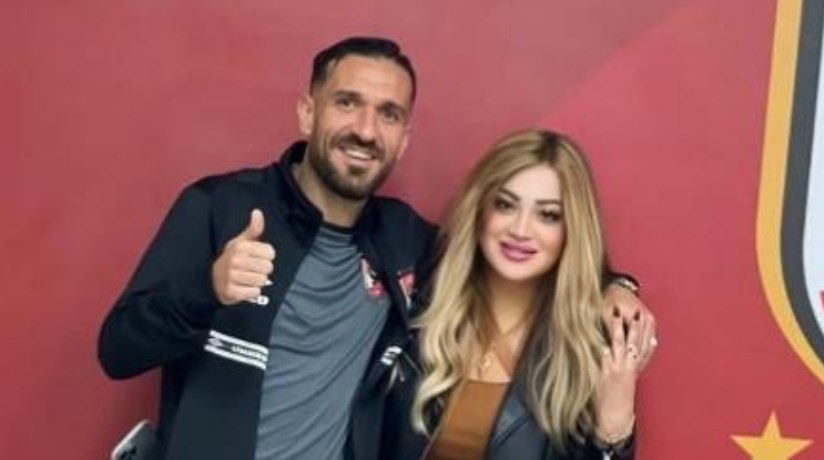 غدرتم ونسيتوا الخير.. زوجة معلول تشعل الجدل بعد أزمة التجديد مع الاهلي !