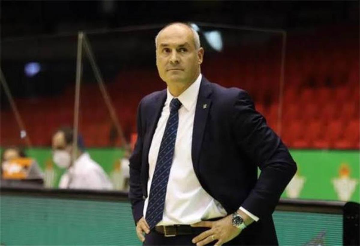 الزمالك يتعاقد مع طاقم إسباني لتدريب فريق السلة مقابل 16 ألف دولار شهريًا
