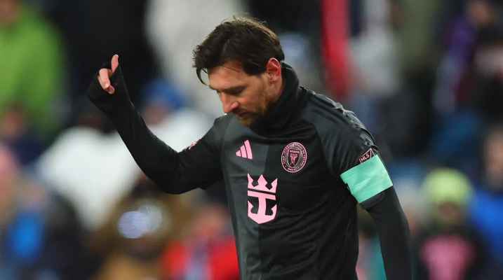 تصرف غير مألوف من حكم مباراة إنتر ميامي يثير الجدل