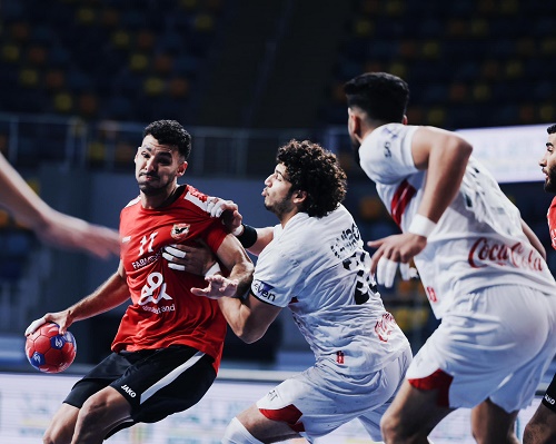 الأهلي يكافئ لاعبي فريق اليد بعد الفوز على الزمالك