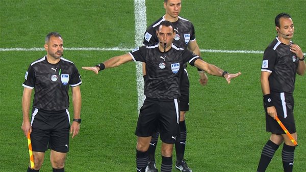 طاقم تحكيم هندوراسي لمباراة الزمالك وسيراميكا.. وبسيوني يقود مواجهة البنك الأهلي وبيراميدز