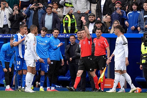 مبابي ينتظر قرار الليجا لتحديد مصيره في نهائي كأس الملك ضد برشلونة