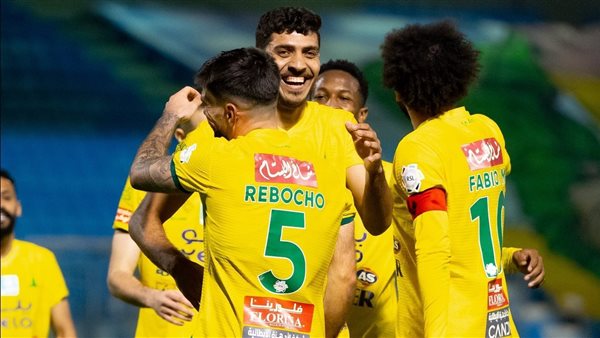 الهلال يسعى لتقليص الفارق مع الاتحاد.. ومحمد شريف خارج التشكيل الأساسي للخليج