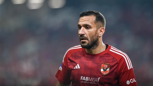 الأهلي يحدد بدائل معلول.. أنظار الجهاز الفني تتجه نحو توفيق وشكري