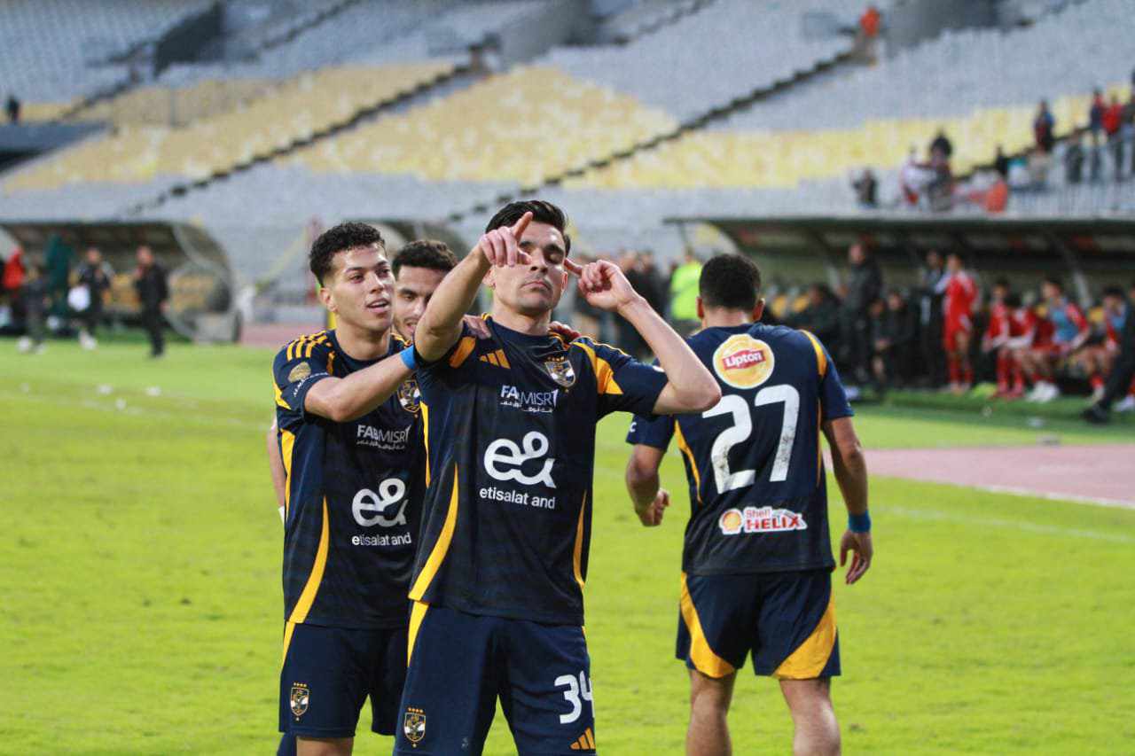 الأهلي ينهي الشوط الأول متقدماً على سيراميكا بهدف بن شرقي