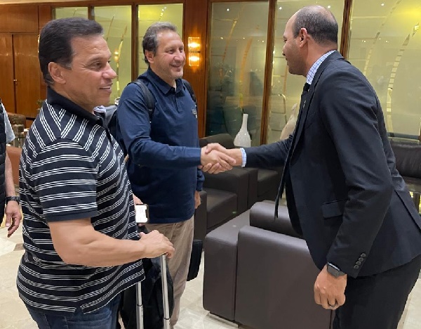 عودة حسام البدري ووفد الرياضيين المصريين من ليبيا بعد تصاعد التوترات الأمنية
