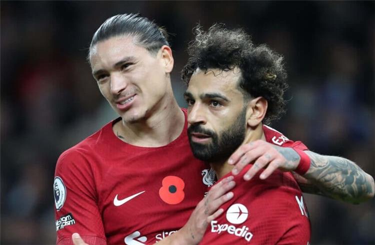 محمد صلاح ينقذ ليفربول ويعادل أرقام أسطورية في ليلة تتويج البريميرليج