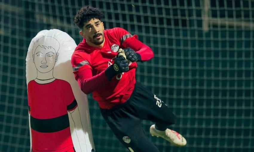 الأهلي يعزز صفوفه بالتعاقد مع الحارس محمد سيحا لمدة 5 مواسم