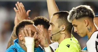نيمار يكرر يد الرب ويتسبب بطرده وخسارة سانتوس أمام بوتافوغو