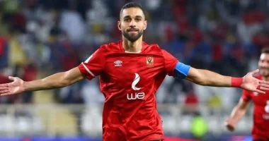 عمرو السولية يدرس 4 عروض محلية وخارجية بعد رحيله عن الأهلي