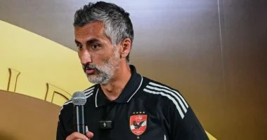 مدرب الأهلي يعقد محاضرة فنية للاعبين قبل مواجهة بالميراس المرتقبة