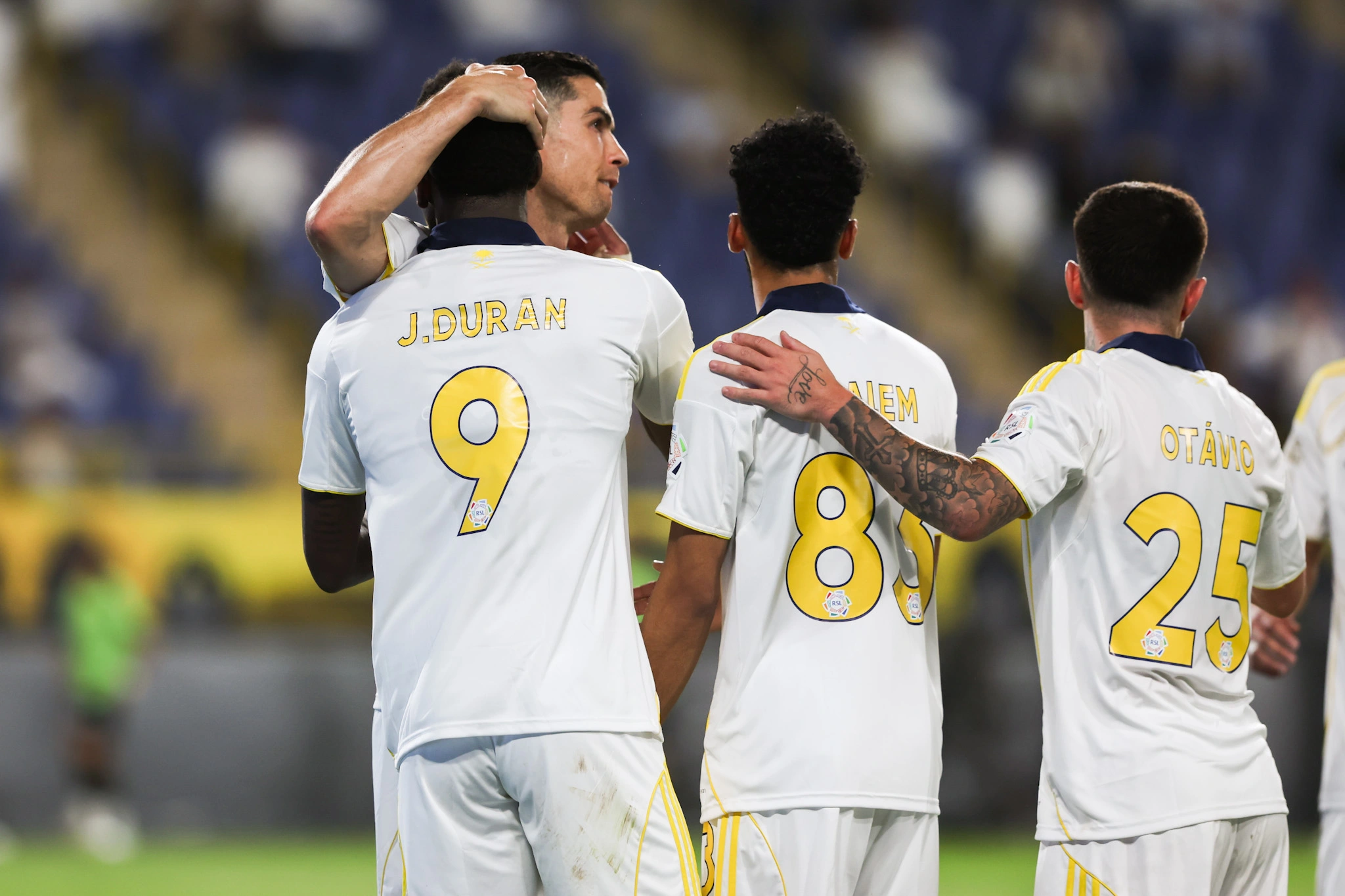 لاعب النصر يترقب قدوم جيسوس لحسم مستقبله