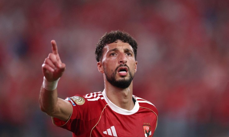الأهلي يقدم عرضًا جديدًا لإقناع وسام أبو علي بالبقاء.. والرد خلال يومين