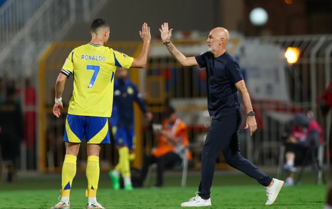 رسميًا.. ستيفانو بيولي يعود لتدريب فيورنتينا حتى 2028