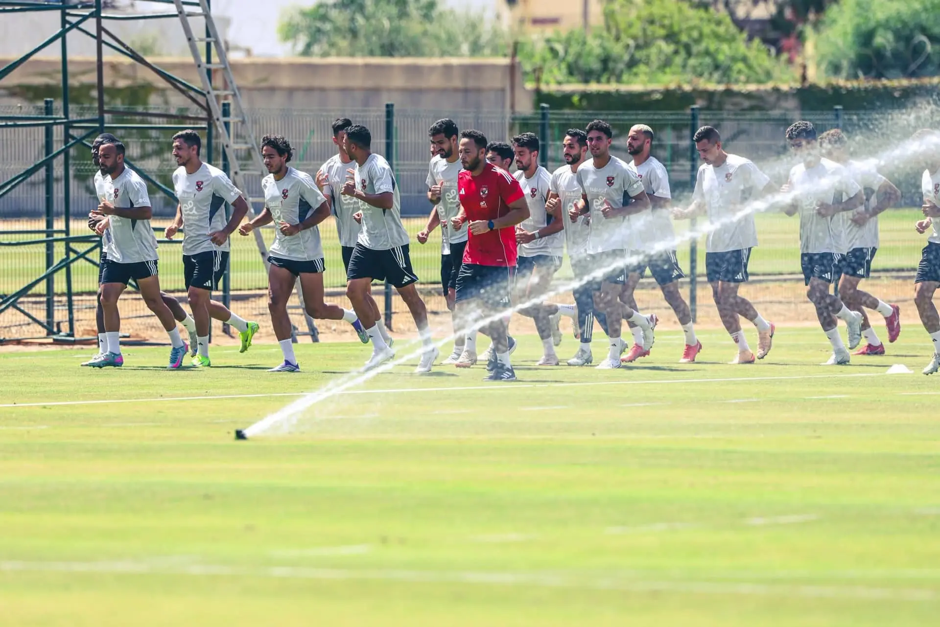 الأهلي يواصل استعداداته للموسم الجديد في طبرقة