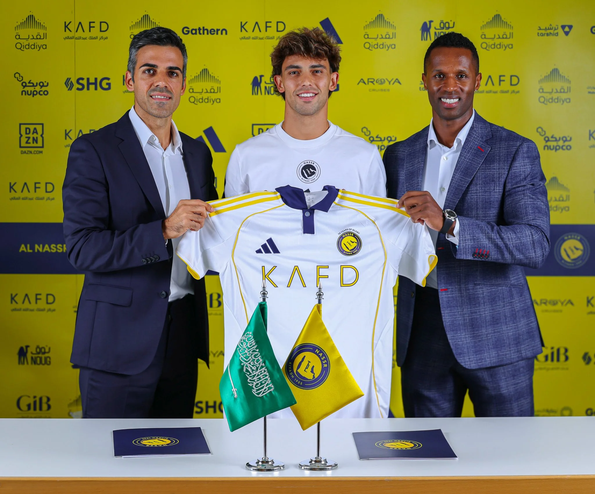 بعد صراع مع بنفيكا.. النصر يخطف فيليكس