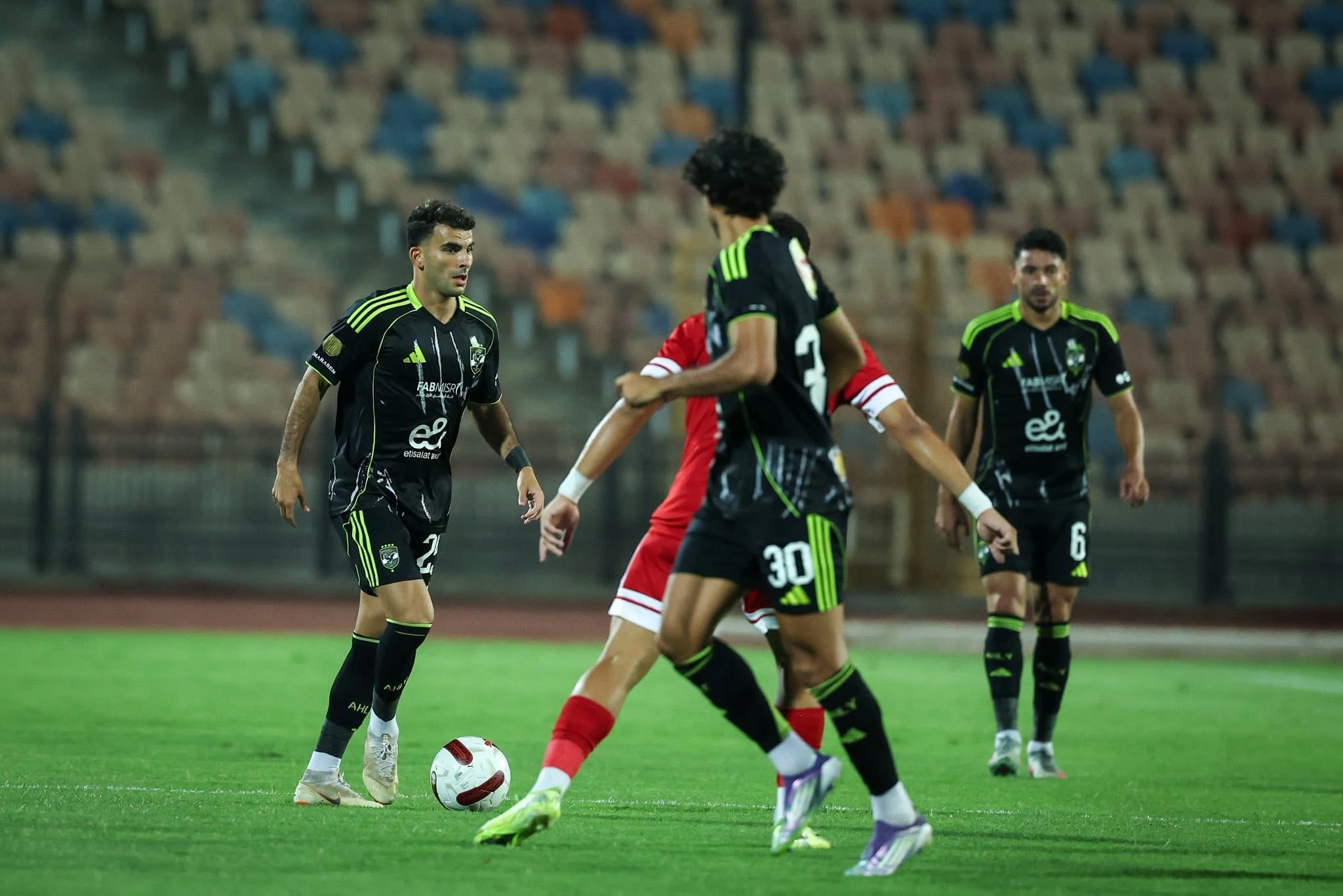 حصاد الجولة الأولى: 15 هدفًا و4 حالات طرد.. ومفاجآت مدوية في انطلاقة الدوري