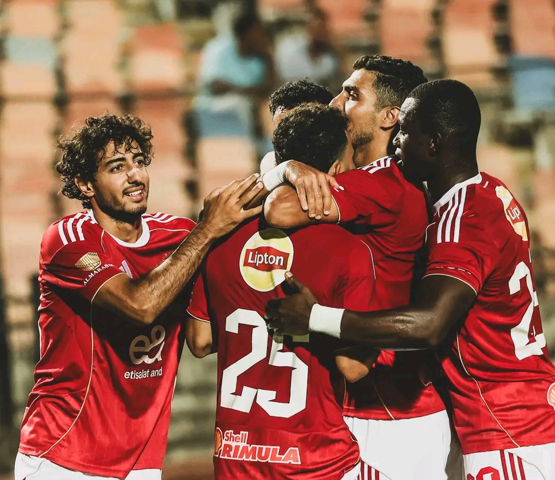 الأهلي يكتسح فاركو برباعية ويقترب من صدارة الدوري