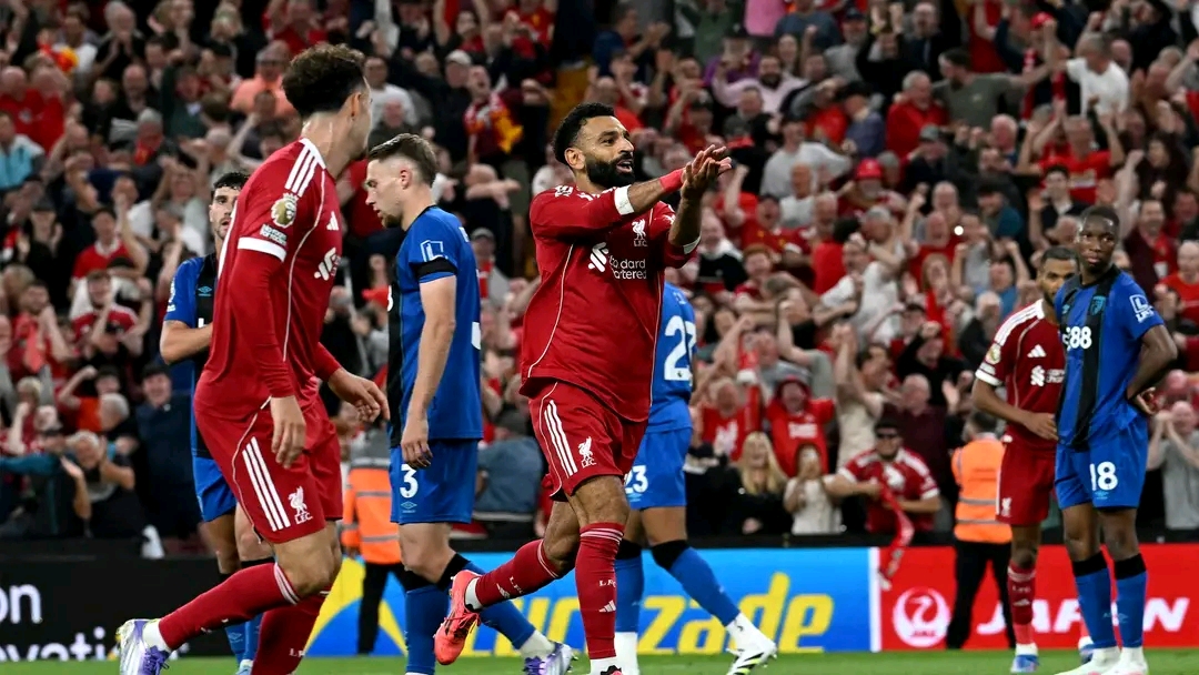 ليفربول يبدأ الموسم برباعية مثيرة أمام بورنموث في البريميرليج