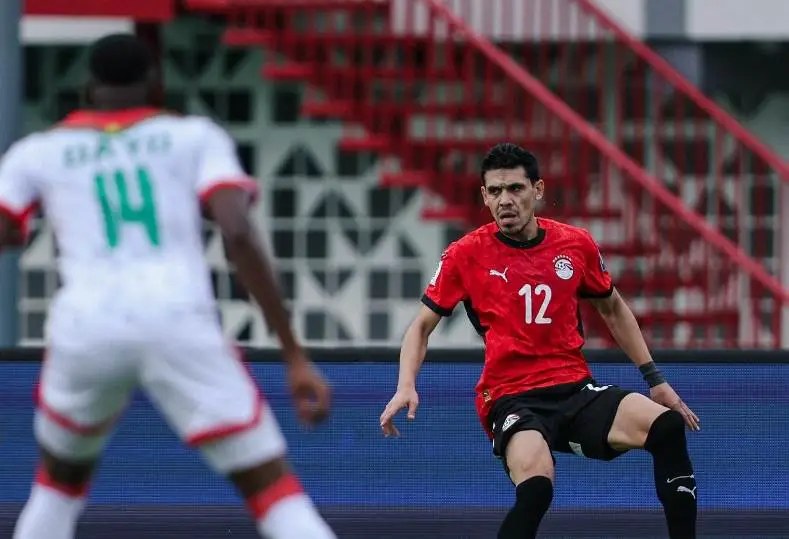 الجماهير المصرية تتفاعل مع تعادل الفراعنة.. غضب من إصابة مرموش وإلغاء هدف فيصل