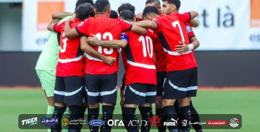 بعثة منتخب مصر تعود إلى القاهرة بعد التعادل مع بوركينا فاسو.. ومرموش يثير القلق