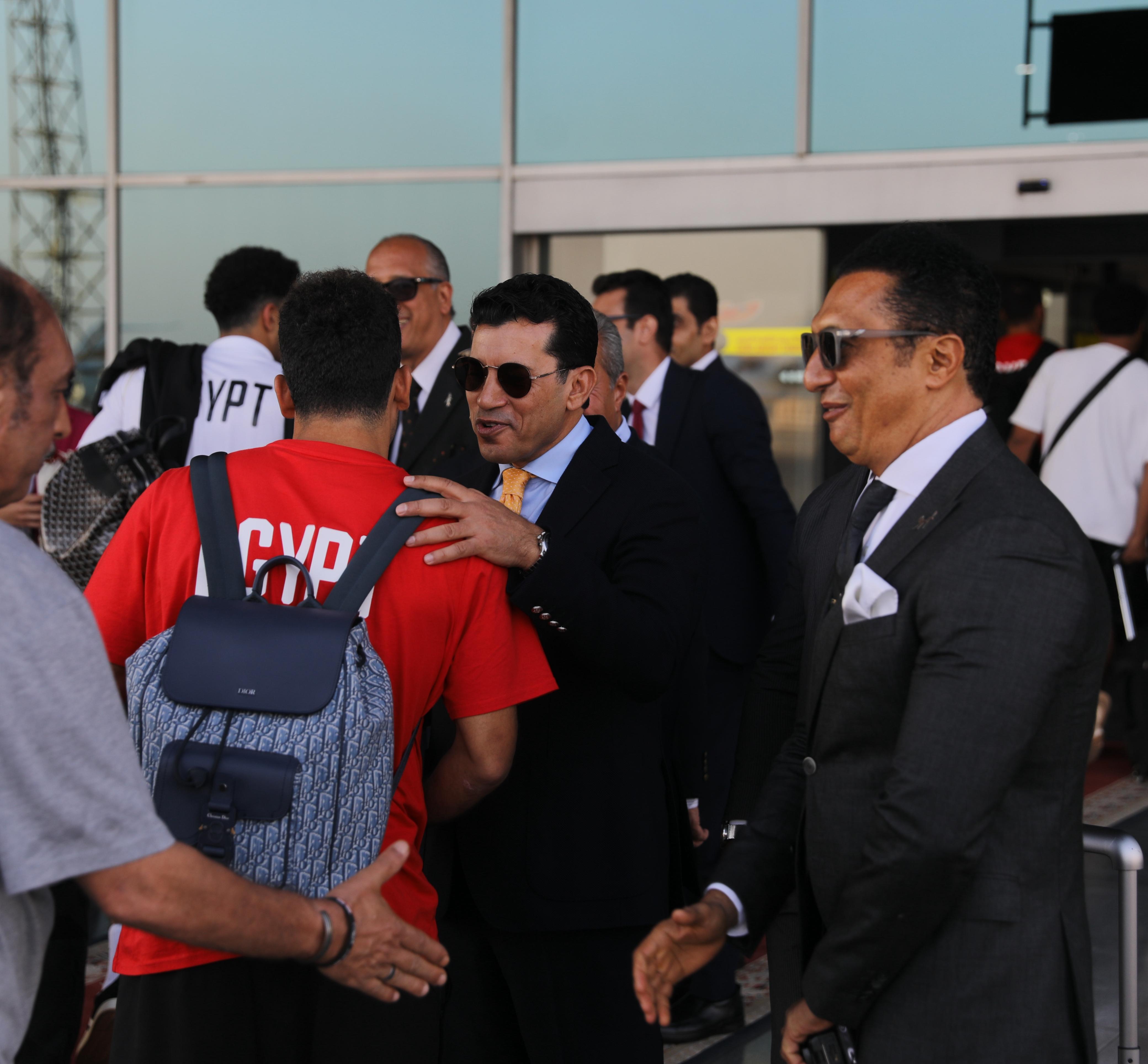 وزير الرياضة في استقبال بعثة منتخب مصر بعد وصولها من بوركينا فاسو