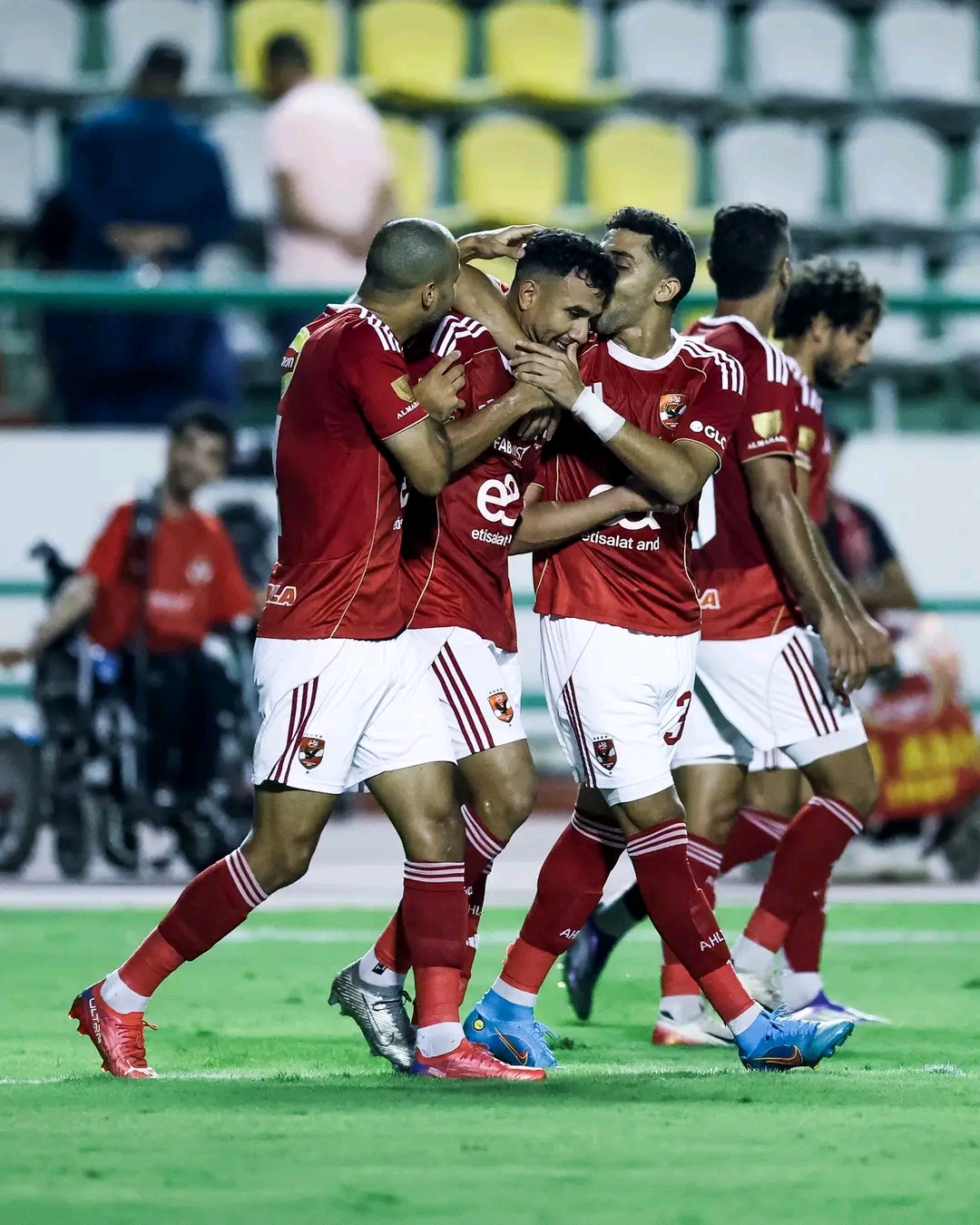 الأهلي يتعاقد مع مدرب أجنبي جديد قبل قمة الزمالك