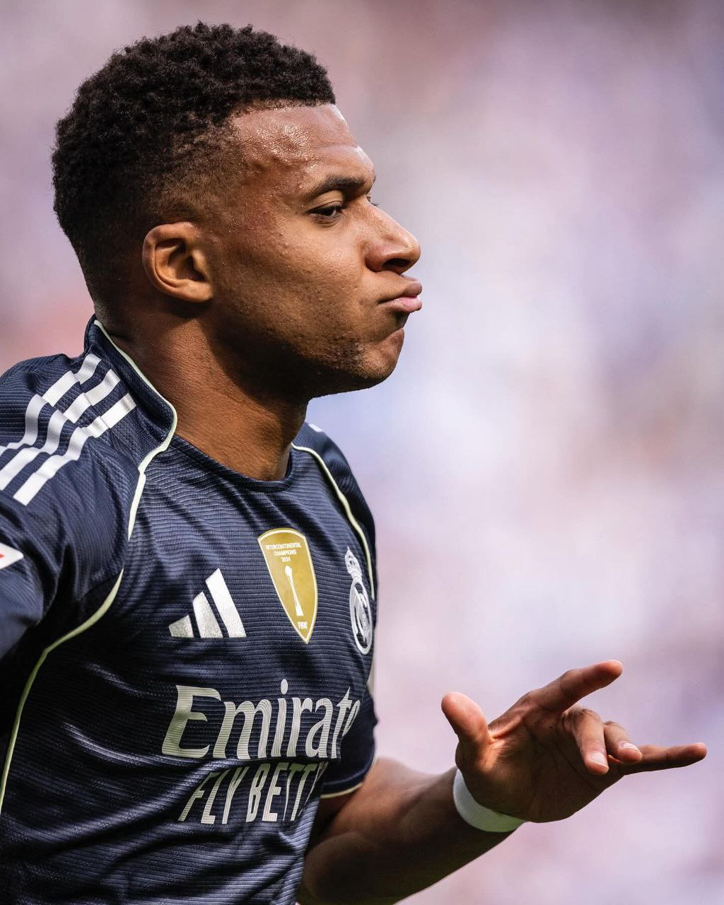 ماركا: مبابي يواصل كتابة التاريخ مع ريال مدريد قبل صدام مارسيليا الأوروبي