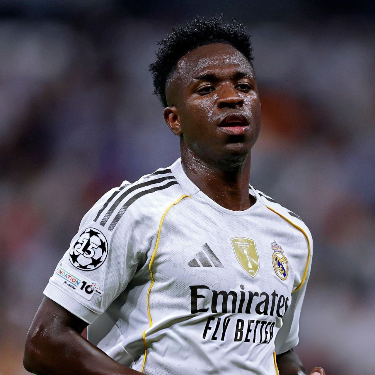 مستقبل فينيسيوس جونيور يثير القلق داخل ريال مدريد