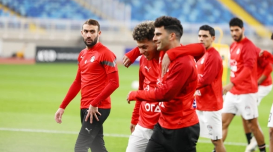 خالد الغندور يكشف تفاصيل الحالة الطبية للاعبَي الأهلي قبل مواجهة القمة