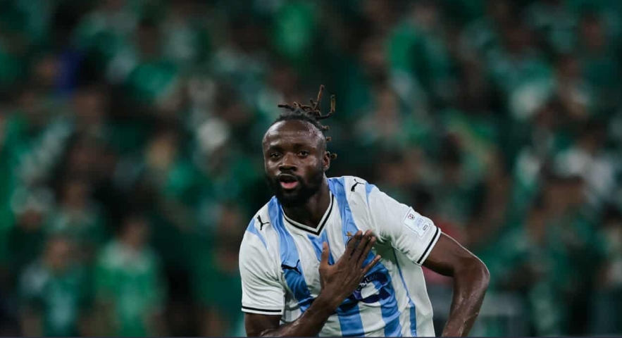 بيراميدز يتوج بكأس القارات الثلاثية بعد فوزه على الأهلي السعودي