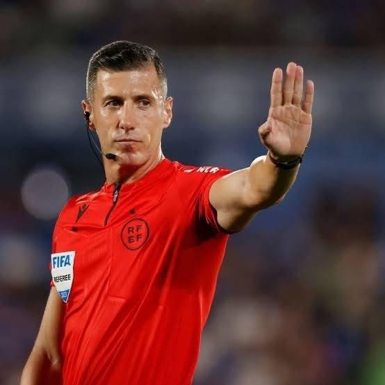 الإسباني سيزار جرادو يدير الكلاسيكو 131 بين الأهلي والزمالك في ختام الجولة التاسعة من دوري نايل