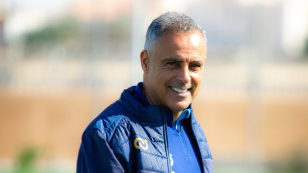 فيفا يُلزم الزمالك بسداد 119 ألف دولار لجوميز وسط أزمة مالية متفاقمة