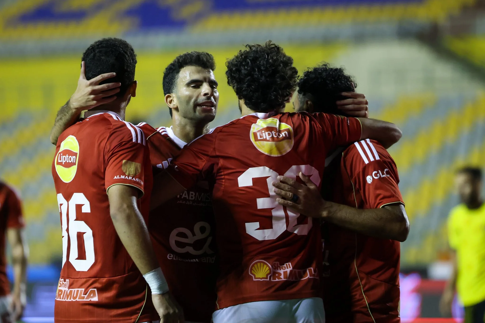 الأهلي يكتسح كهرباء الإسماعيلية برباعية ويتصدر الدوري المصري مؤقتًا
