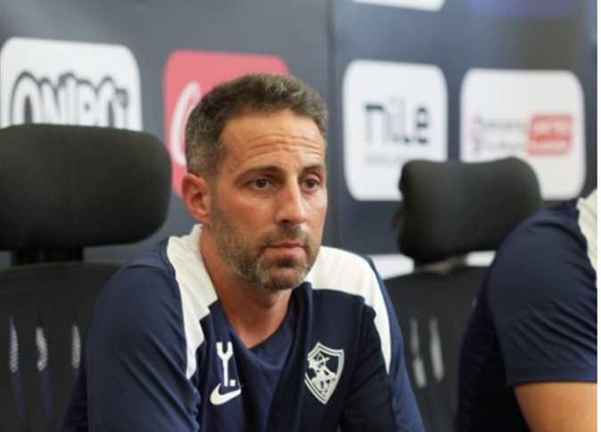 فيريرا يعرض سلفة مالية للاعبي الزمالك من جيبه الخاص في موقف إنساني نادر
