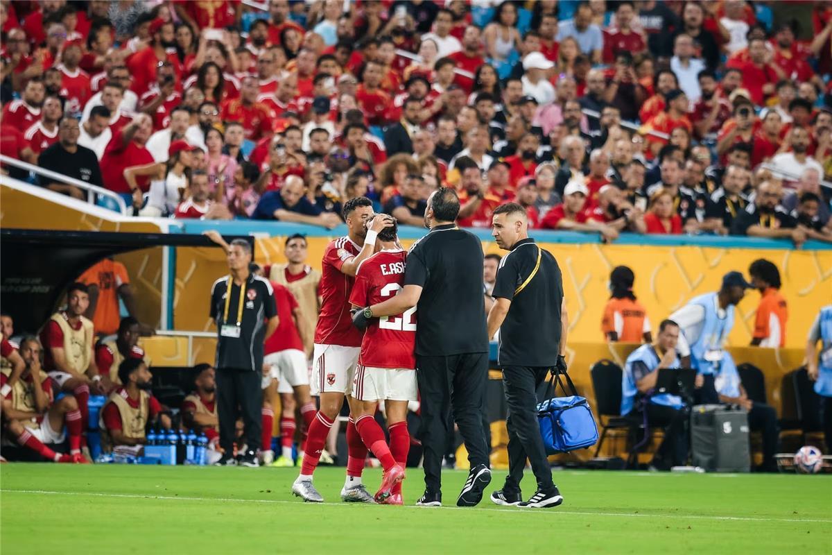 الأهلي يكشف عن الموعد المبدئي لعودة أمام عاشور للملاعب