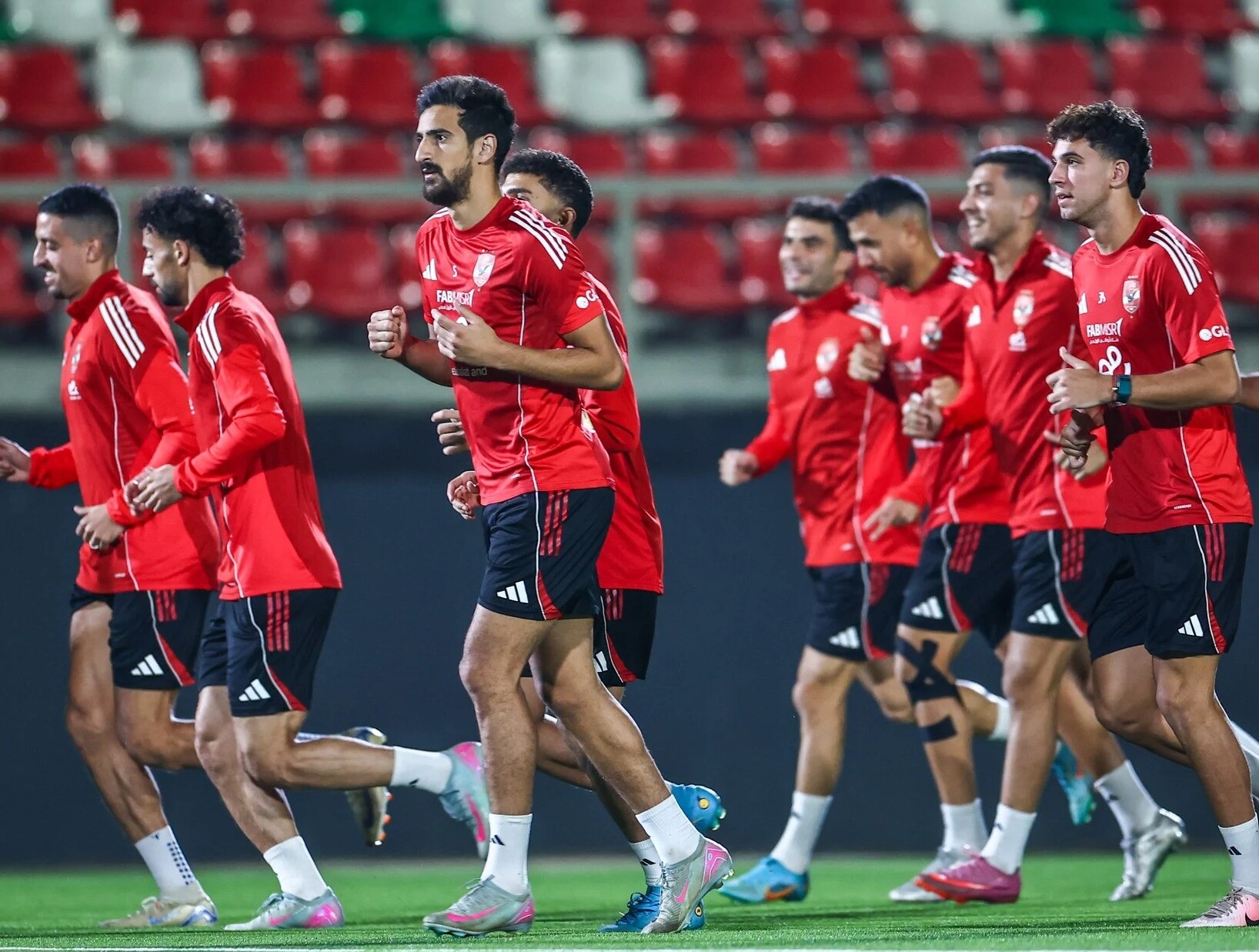 الأهلي يؤدي مرانا خفيفا في بوروندي إستعدادا لمباراة إيجل نوار