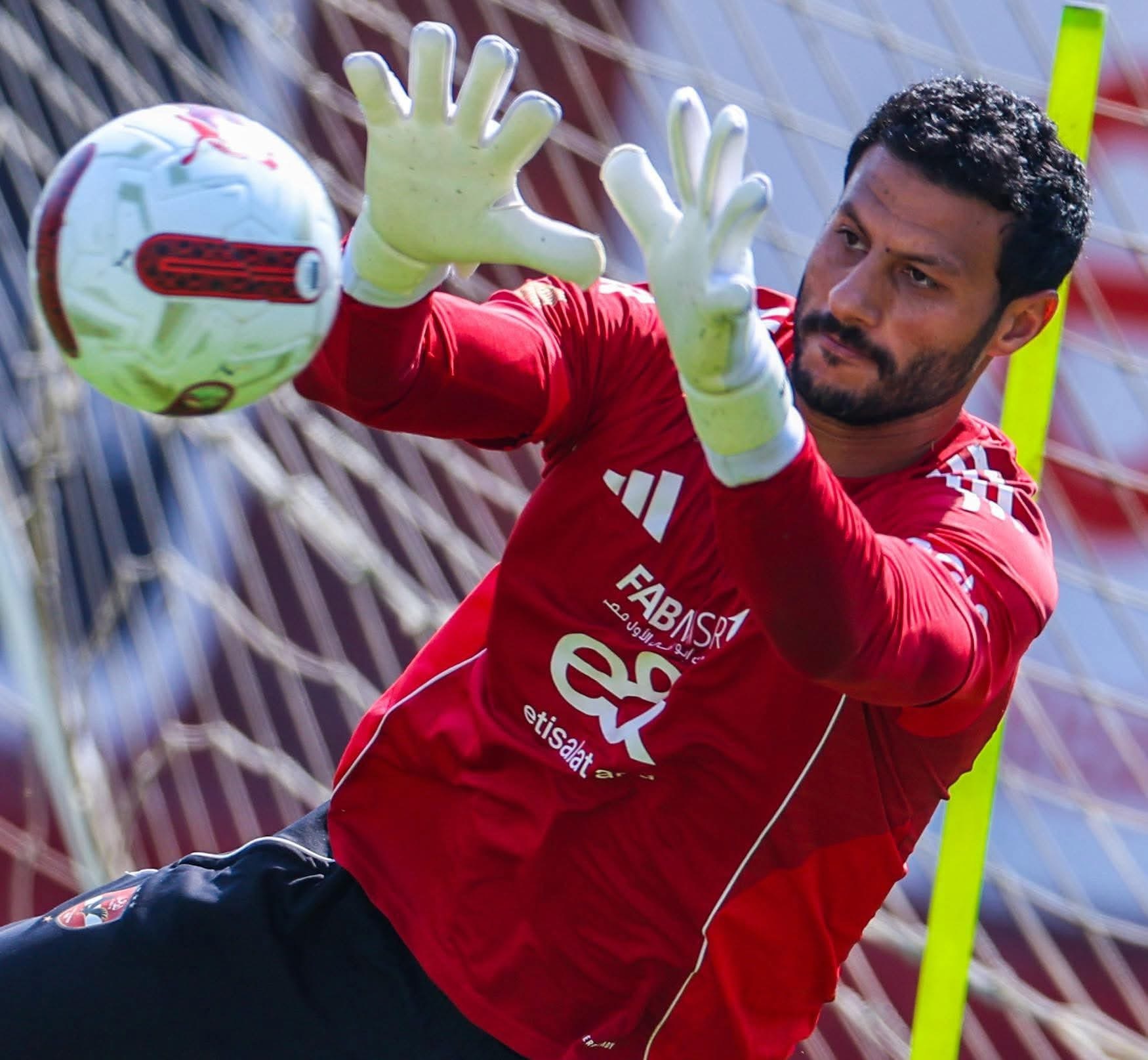 الأهلي يكشف تفاصيل إصابة الشناوي وطاهر بعد الفوز على أبو قير